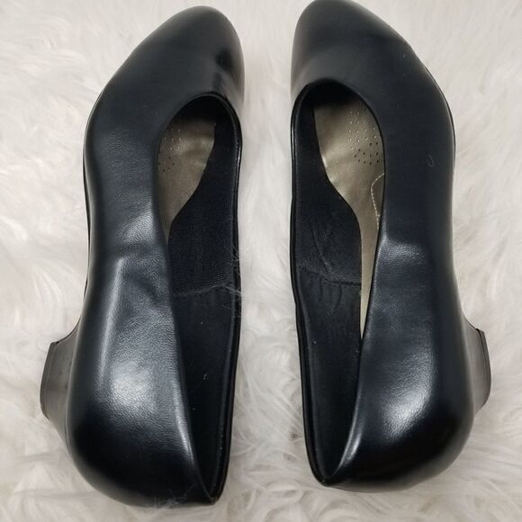 SOFT STYLE BLACK SIZE 9.5 W. - Picture 8 of 12